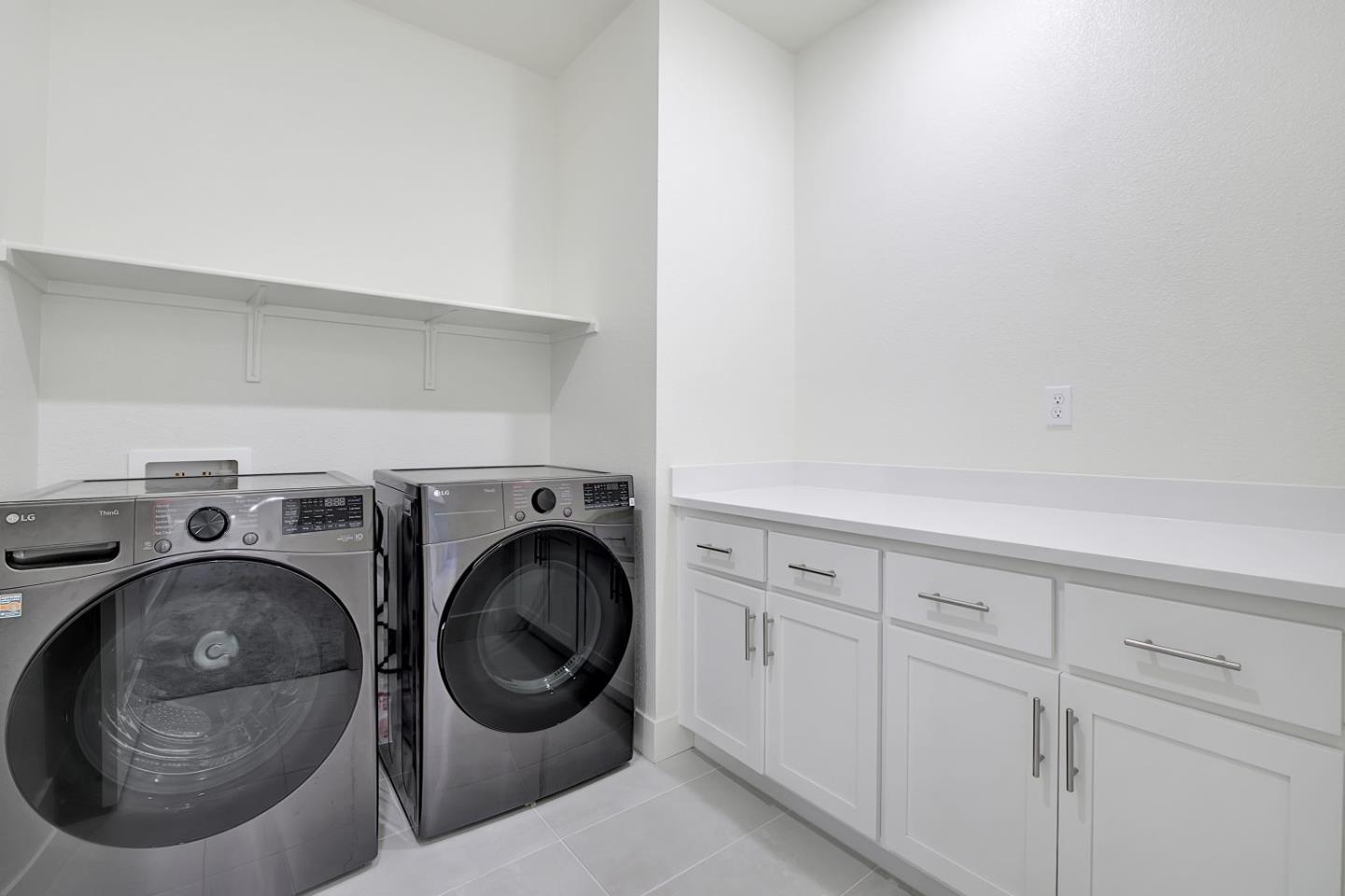 5161 Maniago Way Antioch, CA 94531 - Photo 31 of 42 a utility room with dryer and washer