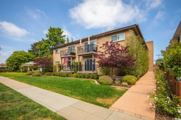 $1,140,000 | 933 D Avenue, Coronado, CA 92118