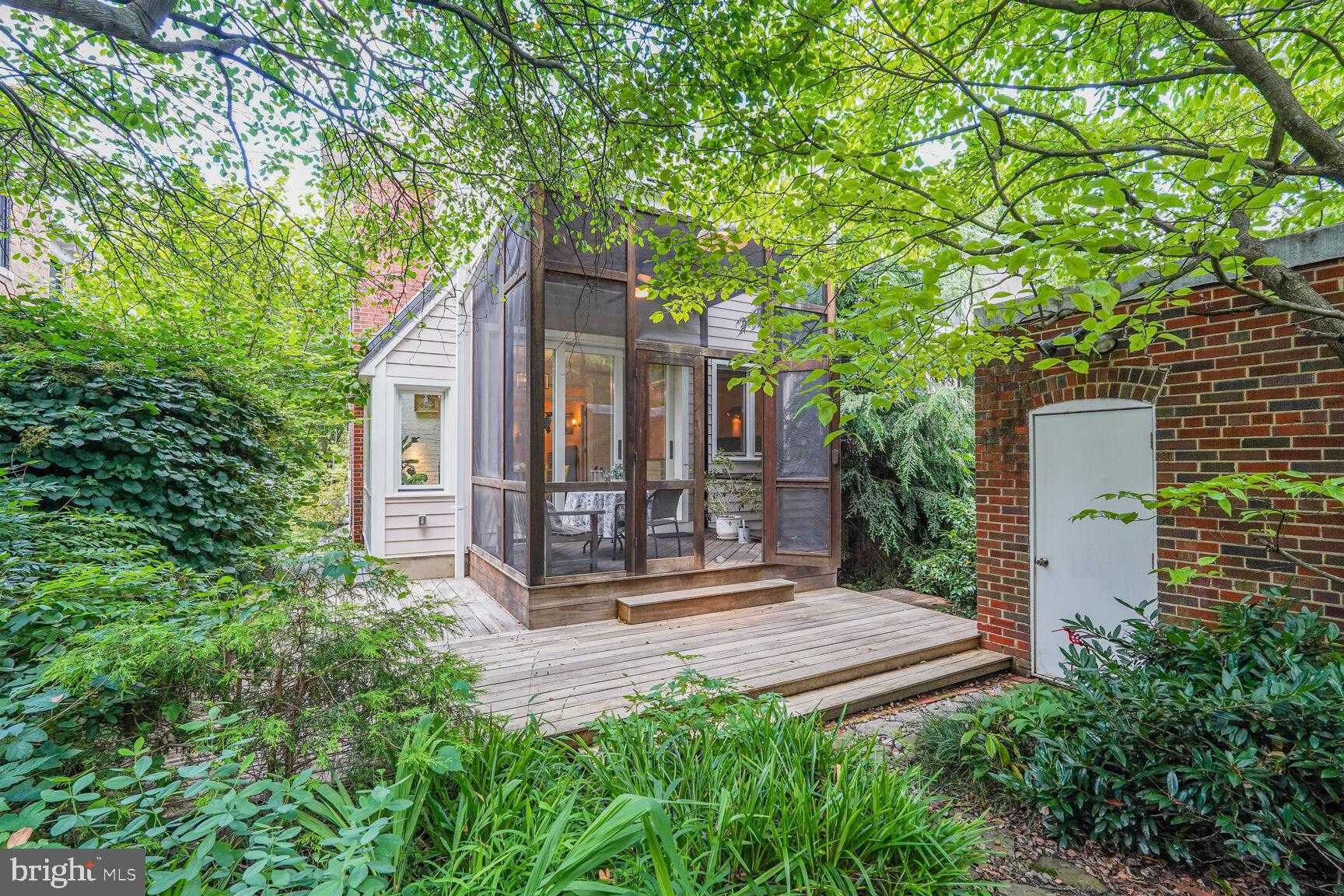 4302 37th Street Northwest Washington, DC 20008 - Photo 34 of 39