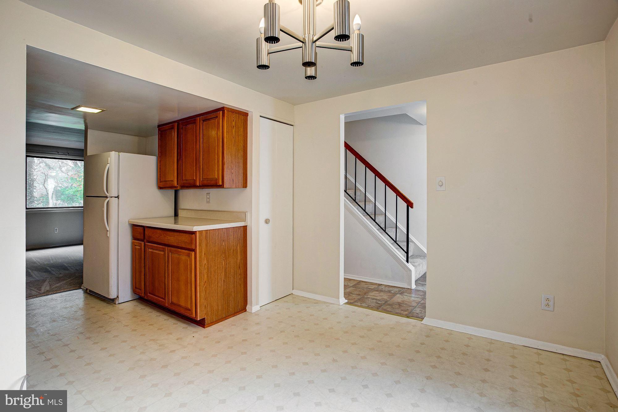 8908 Footed Ridge Columbia, MD 21045 - Photo 5 of 30 Dining Room | Kitchen