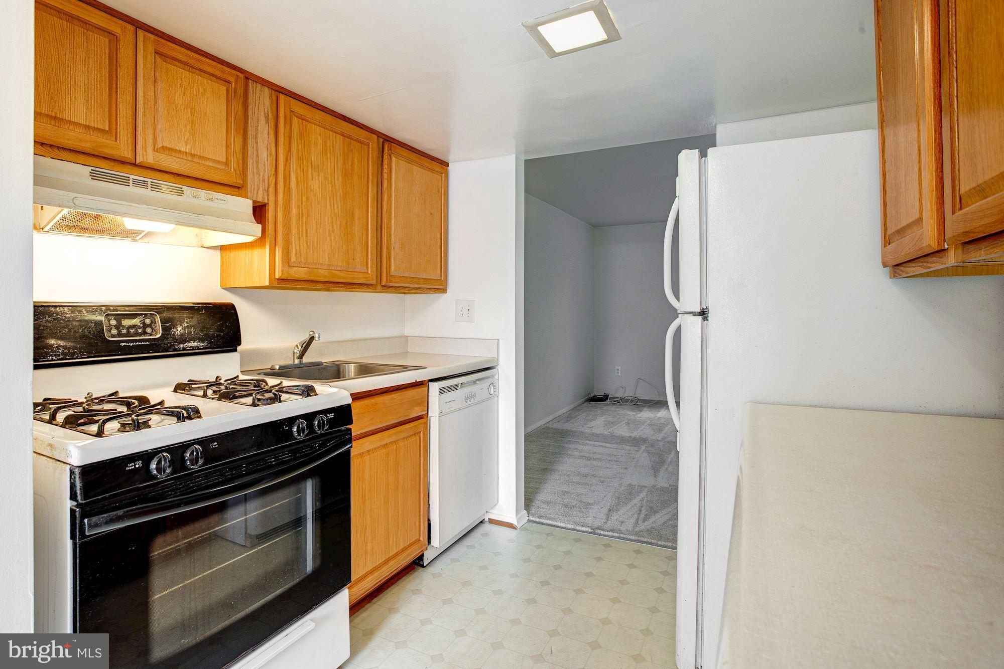 8908 Footed Ridge Columbia, MD 21045 - Photo 6 of 30 Kitchen
