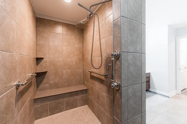 $374,700 | 2182 Waterbury Lane East, Unit 2182, Sycamore, IL 60178