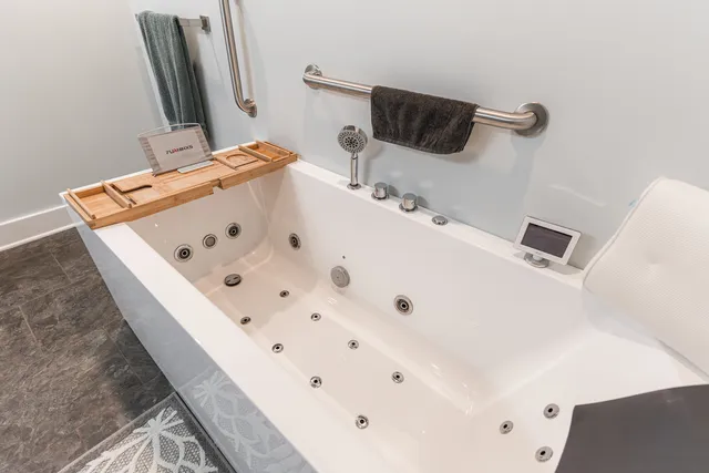 $374,700 | 2182 Waterbury Lane East, Unit 2182, Sycamore, IL 60178