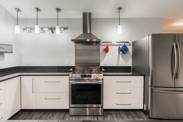 $374,700 | 2182 Waterbury Lane East, Unit 2182, Sycamore, IL 60178