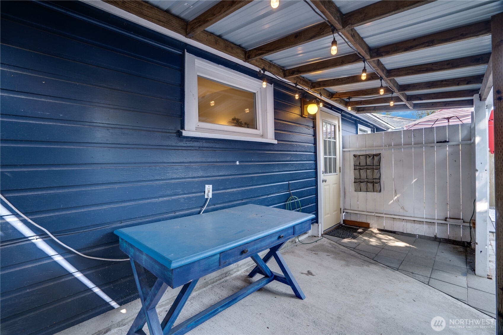 911 Hunt Avenue Sumner, WA 98390 - Photo 20 of 29 a view of a room with gym equipment