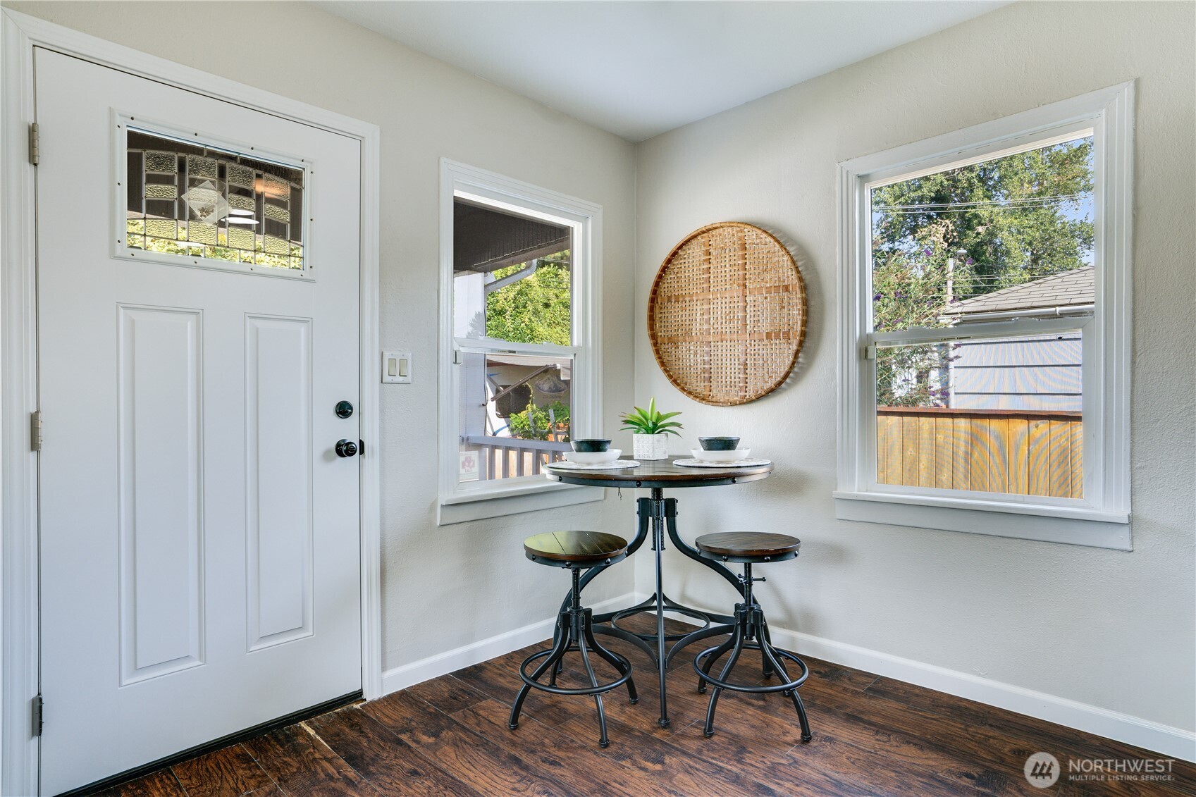 911 Hunt Avenue Sumner, WA 98390 - Photo 4 of 29 a view of a house with wooden floor and a window