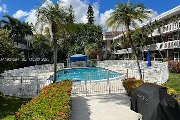 $1,600 | 201 Northeast 14th Avenue, Unit 3A, Hallandale Beach, FL 33009