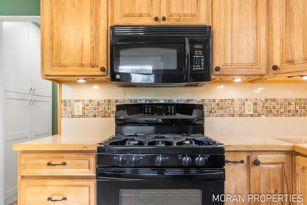$325,000 | 147 Brownell Street Southeast, Grand Rapids, MI 49548