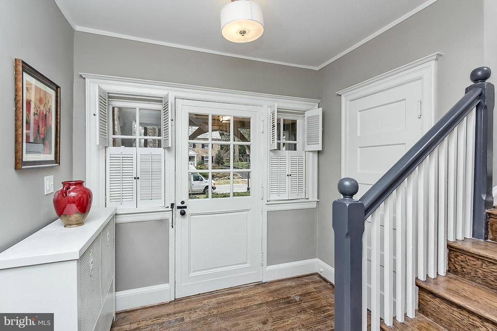 3803 Juniper Road Baltimore, MD 21218 - Photo 2 of 30 Beautiful Entryway!