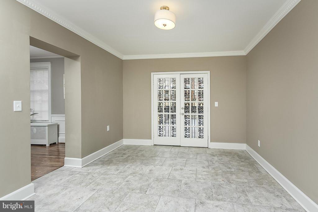 3803 Juniper Road Baltimore, MD 21218 - Photo 15 of 30 Family Room