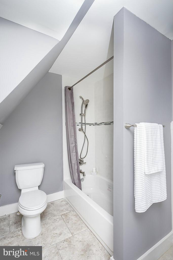 3803 Juniper Road Baltimore, MD 21218 - Photo 23 of 30 Bath