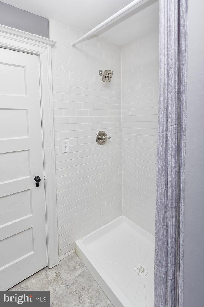 3803 Juniper Road Baltimore, MD 21218 - Photo 25 of 30 Bath