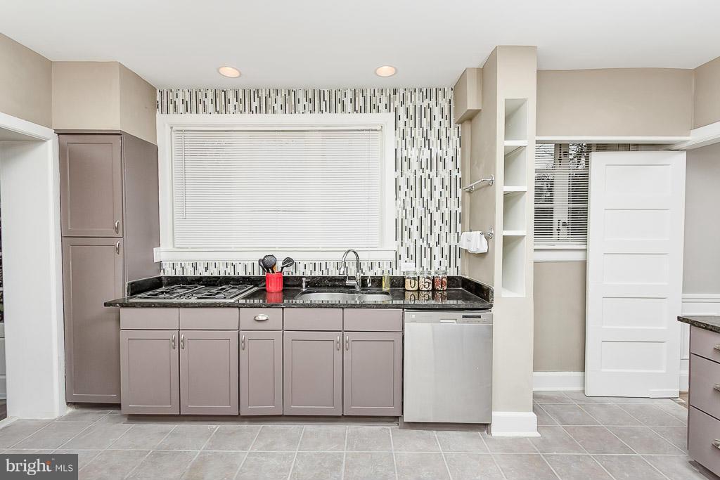 3803 Juniper Road Baltimore, MD 21218 - Photo 9 of 30 Gourmet Kitchen!