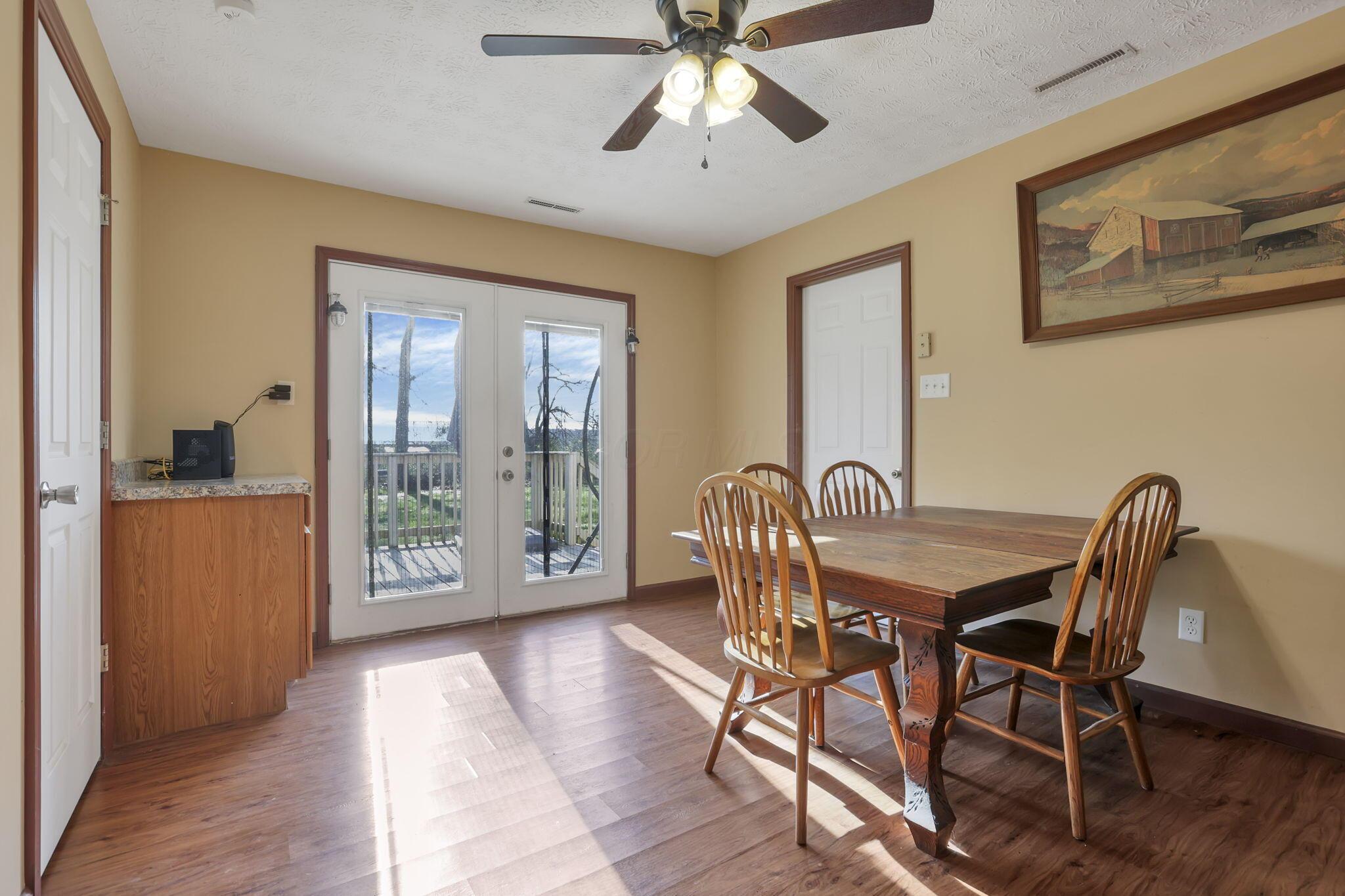 76 Ballman Road Reynoldsburg, OH 43068 - Photo 14 of 50 Eating Space