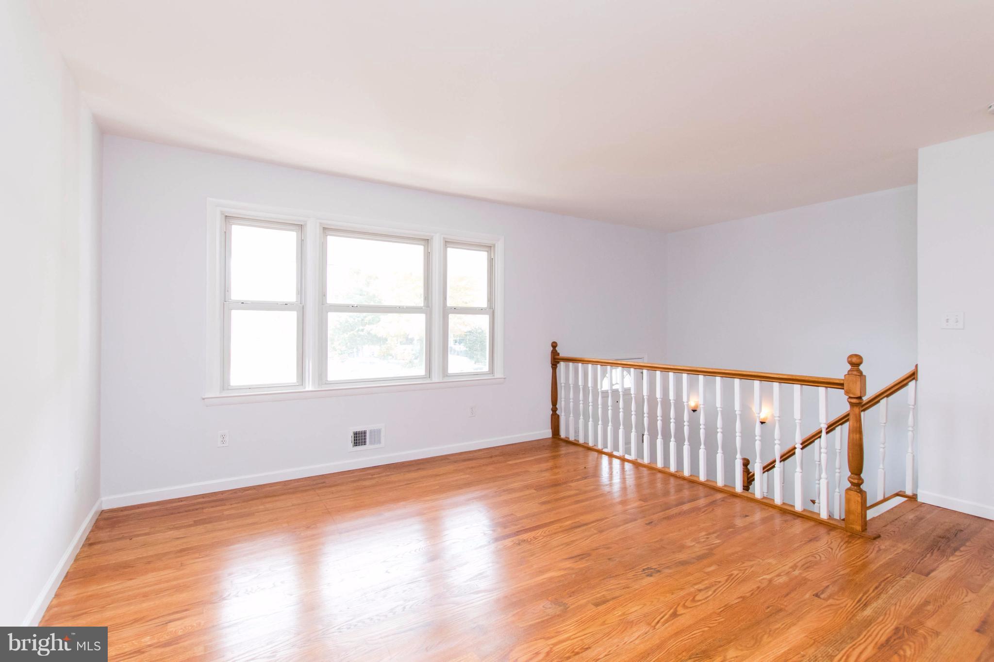 2402 Windsor Road Baltimore, MD 21234 - Photo 9 of 30 Living Room