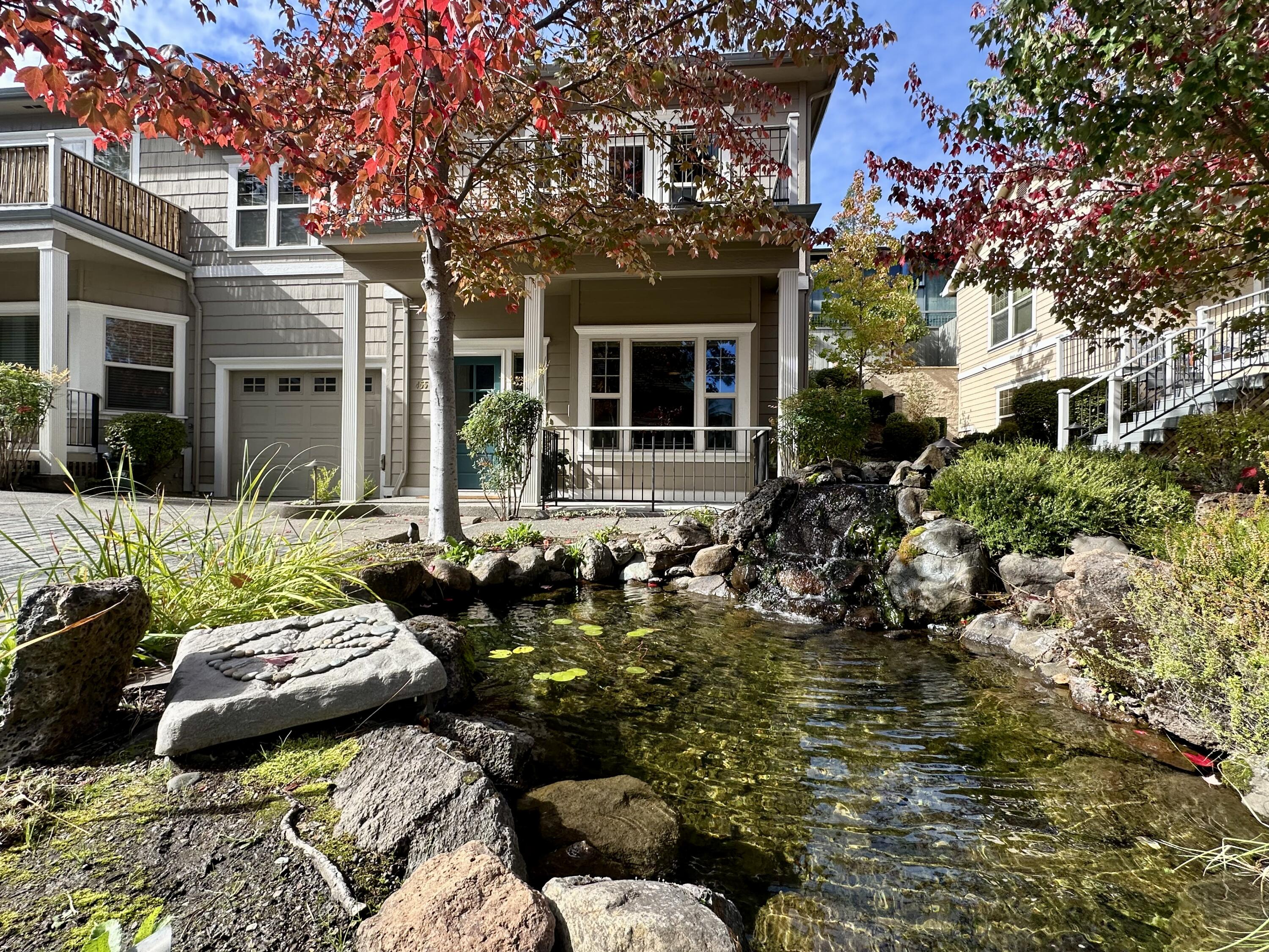 455 Holly Street Ashland, OR 97520 - Photo 2 of 33 HOA Water Feature outside front door