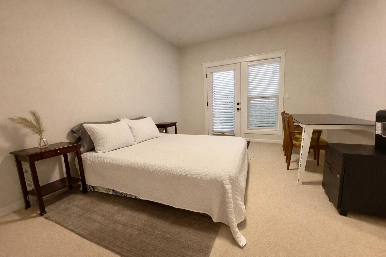 455 Holly Street Ashland, OR 97520 - Photo 25 of 33 2nd Bedroom (2)