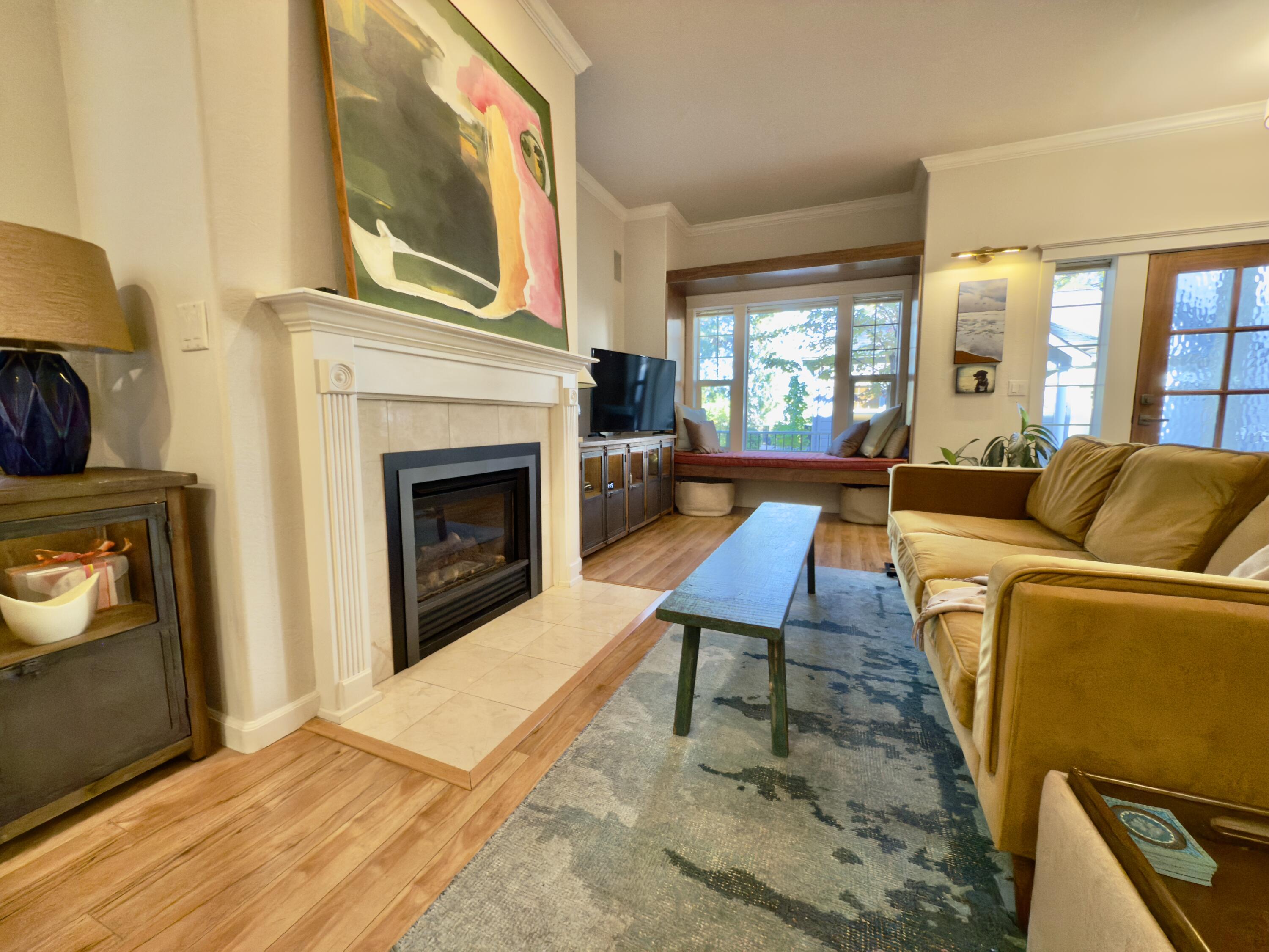 455 Holly Street Ashland, OR 97520 - Photo 7 of 33 Living room with fireplace