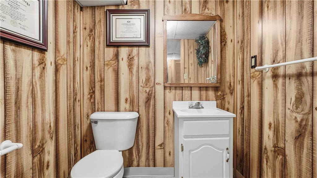 32 Herbst Road Coraopolis, PA 15108 - Photo 38 of 44 Lower level 1/2 bath