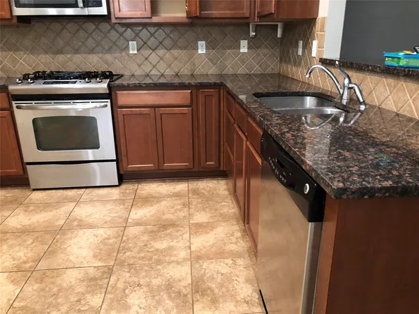 $2,000 | 184 Riverbrooke Drive, Shreveport, LA 71115