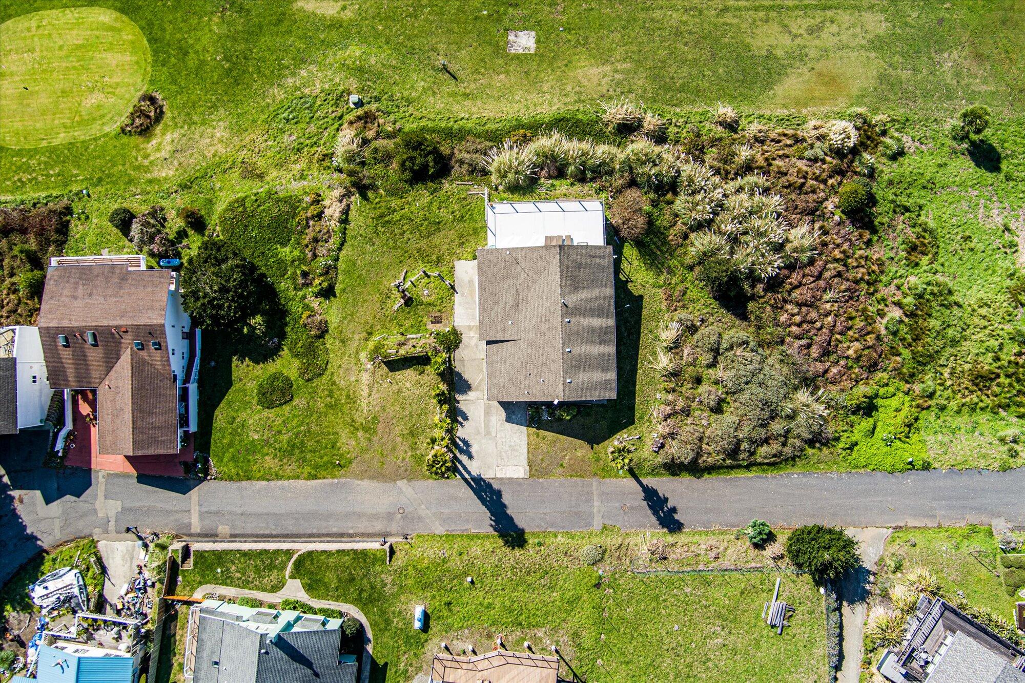 281 Sea View Road Shelter Cove, CA 95589 - Photo 8 of 63 05-281 Sea View-105