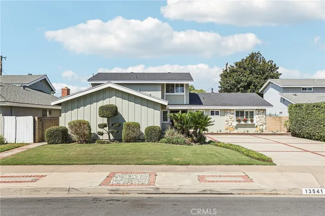$1,585,000 | 13541 Dean Street, Tustin, CA 92780
