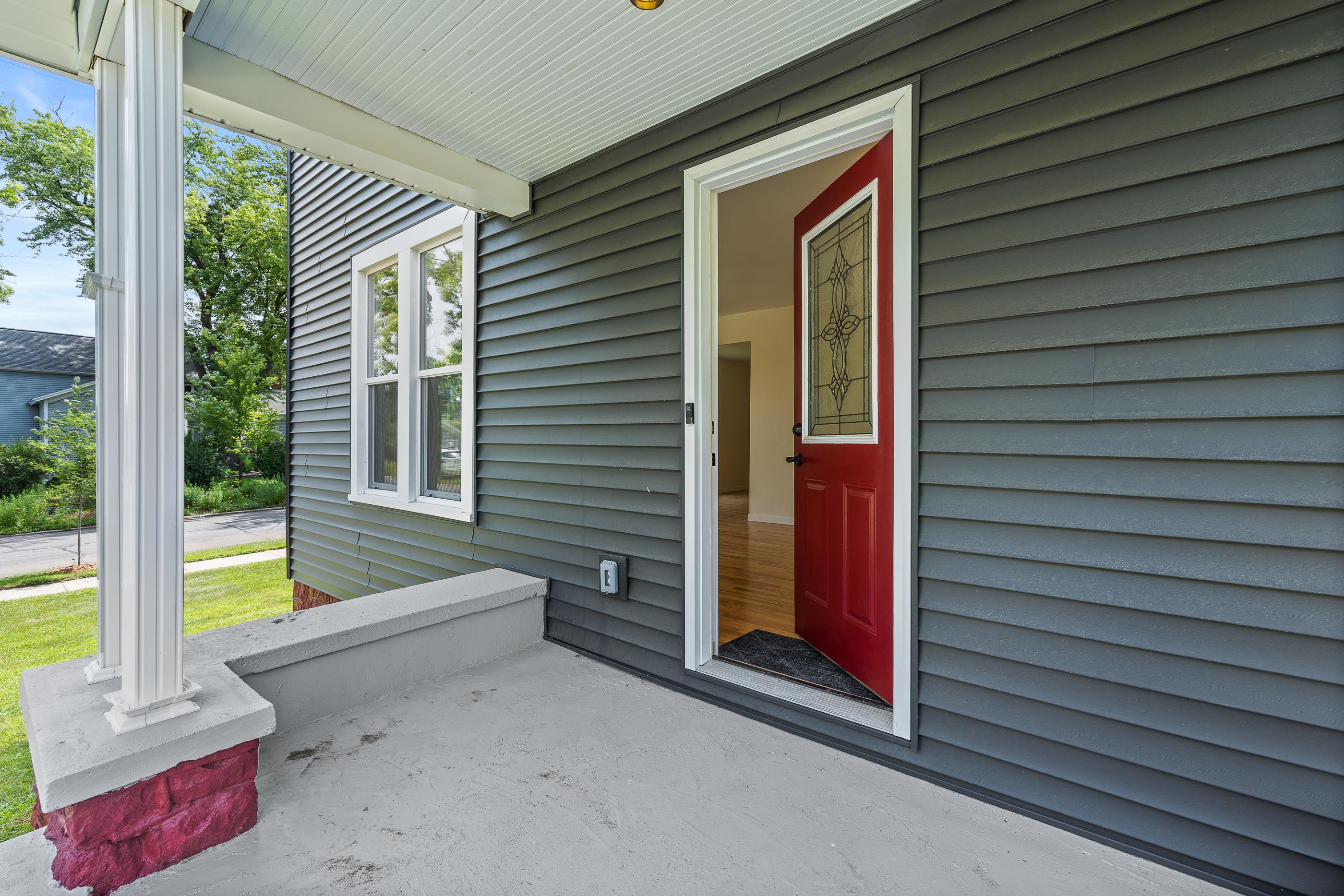 1025 Wisconsin Street Stevens Point, WI 54481 - Photo 3 of 36