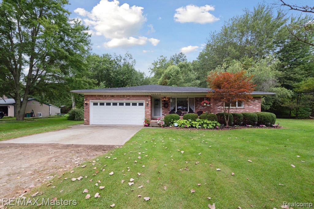 21610 Otter Road Belleville, MI 48111 - Photo 1 of 35