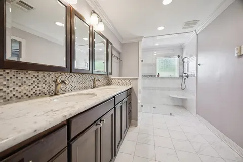 $599,000 | 7726 Meadowvale Drive, Houston, TX 77063