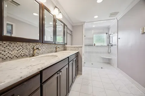 $599,000 | 7726 Meadowvale Drive, Houston, TX 77063