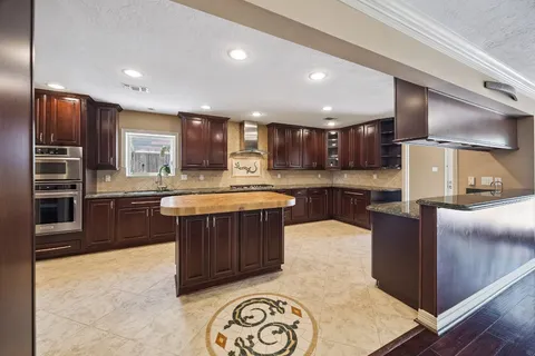 $599,000 | 7726 Meadowvale Drive, Houston, TX 77063