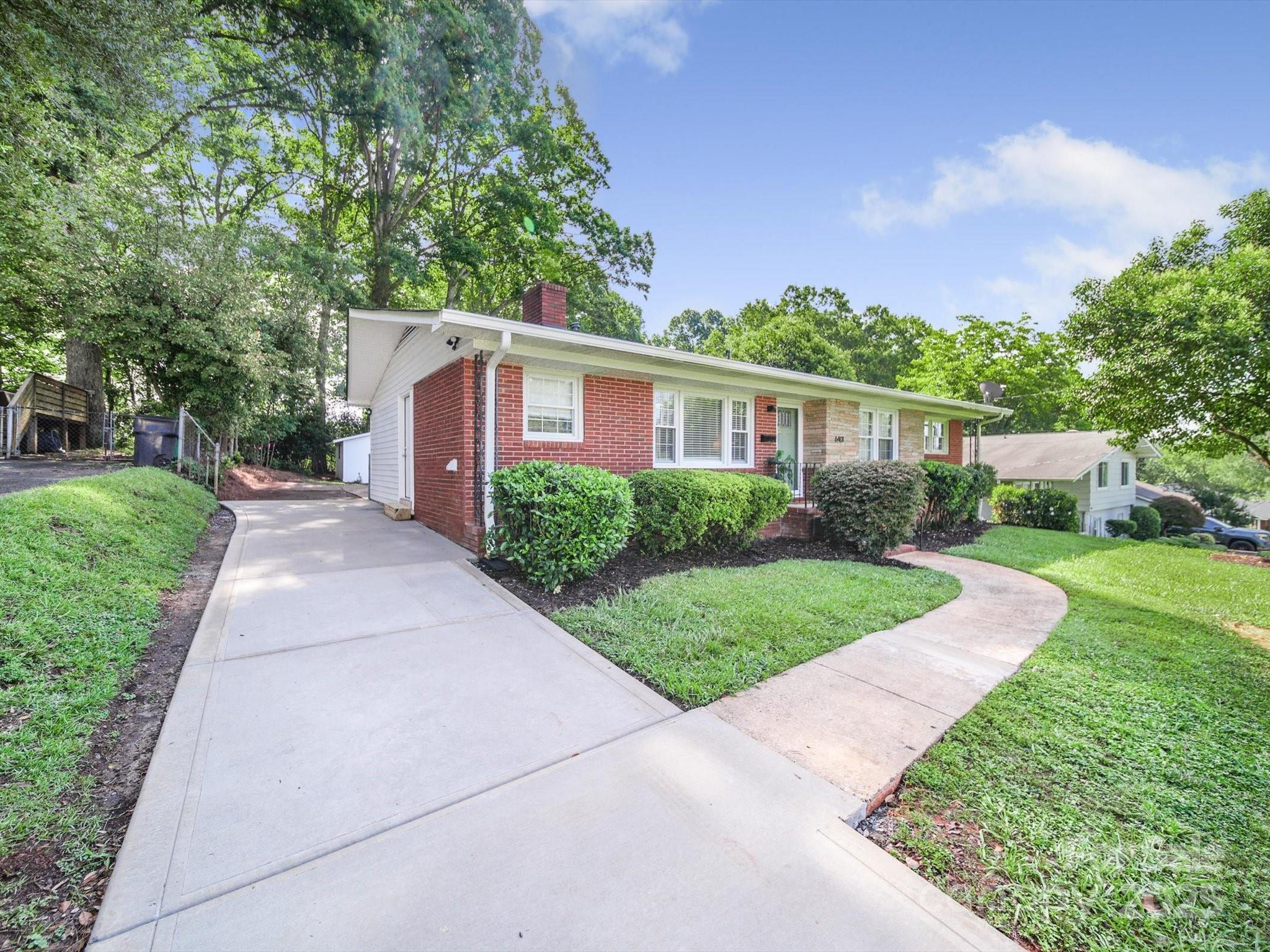 6401 Montpelier Road Charlotte, NC 28210 - Photo 4 of 43 Gallery Image 4