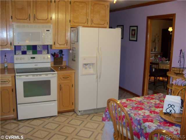 304 Chiappa Road Sandston, VA 23150 - Photo 4 of 12 Kitchen