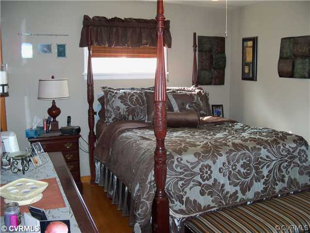 304 Chiappa Road Sandston, VA 23150 - Photo 6 of 12 Master Bedroom