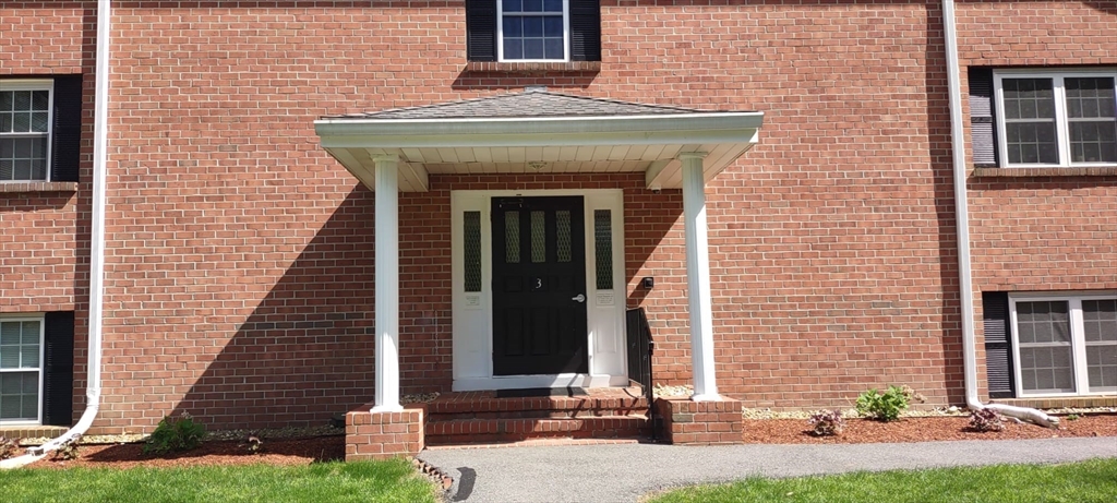 63 Leonard Road, Unit 63 Boxborough, MA 01719 - Photo 3 of 16