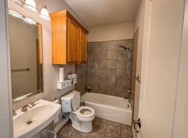 $2,650 | 304 Deer Hollow Drive, Horseshoe Bay, TX 78657