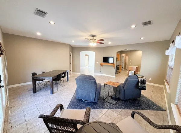 $2,650 | 304 Deer Hollow Drive, Horseshoe Bay, TX 78657