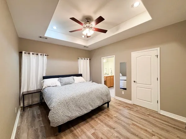 $2,650 | 304 Deer Hollow Drive, Horseshoe Bay, TX 78657