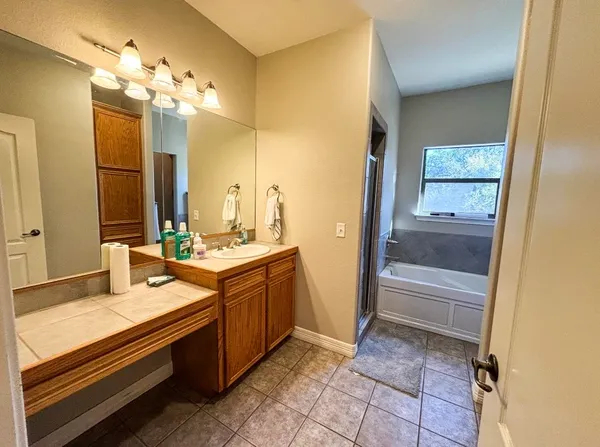 $2,650 | 304 Deer Hollow Drive, Horseshoe Bay, TX 78657