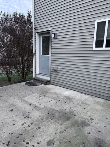 $2,000 | 9 Columbia Street, Unit 1, Holyoke, MA 01040