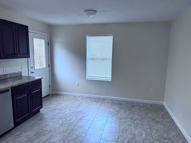 $2,000 | 9 Columbia Street, Unit 1, Holyoke, MA 01040