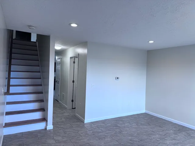 $2,000 | 9 Columbia Street, Unit 1, Holyoke, MA 01040