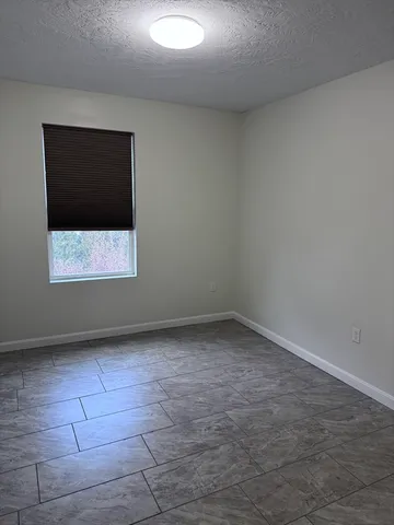 $2,000 | 9 Columbia Street, Unit 1, Holyoke, MA 01040