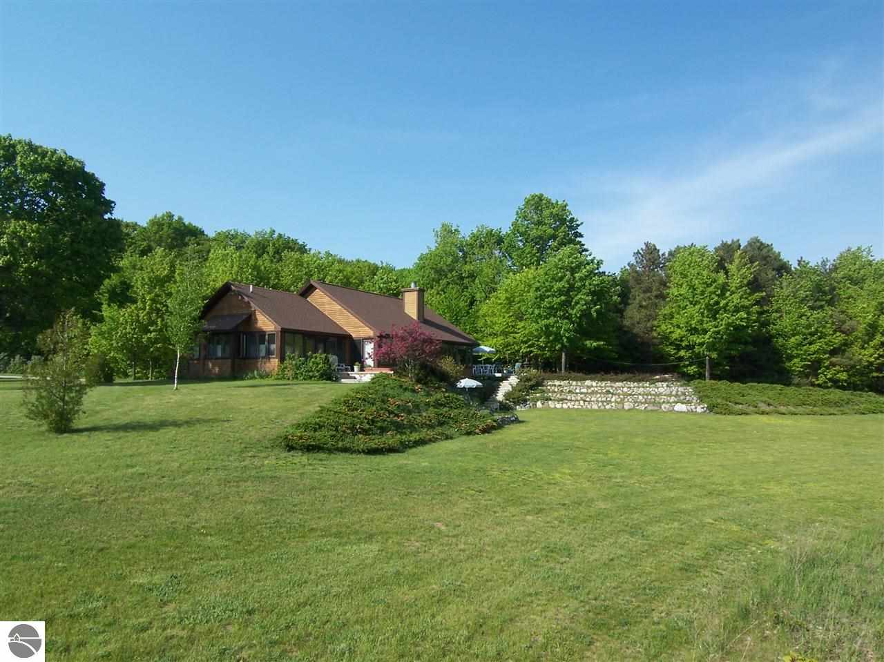 5500 North Overlook Road Omena, MI 49674 - Photo 3 of 33 1781543-2.JPG