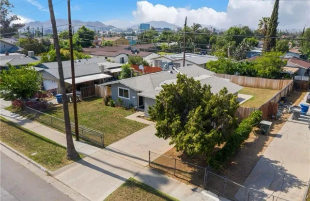 a view of a terrace with sitting area