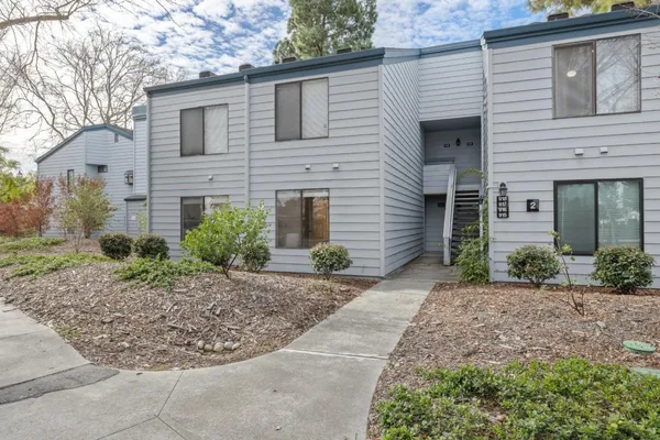 $895,000 | 905 West Middlefield Road, Unit 917, Mountain View, CA 94043