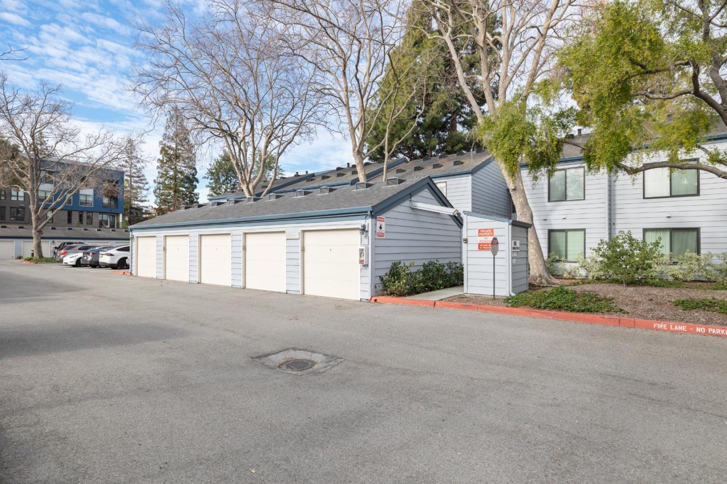 905 West Middlefield Road, Unit 917 Mountain View, CA 94043 - Photo 18 of 26