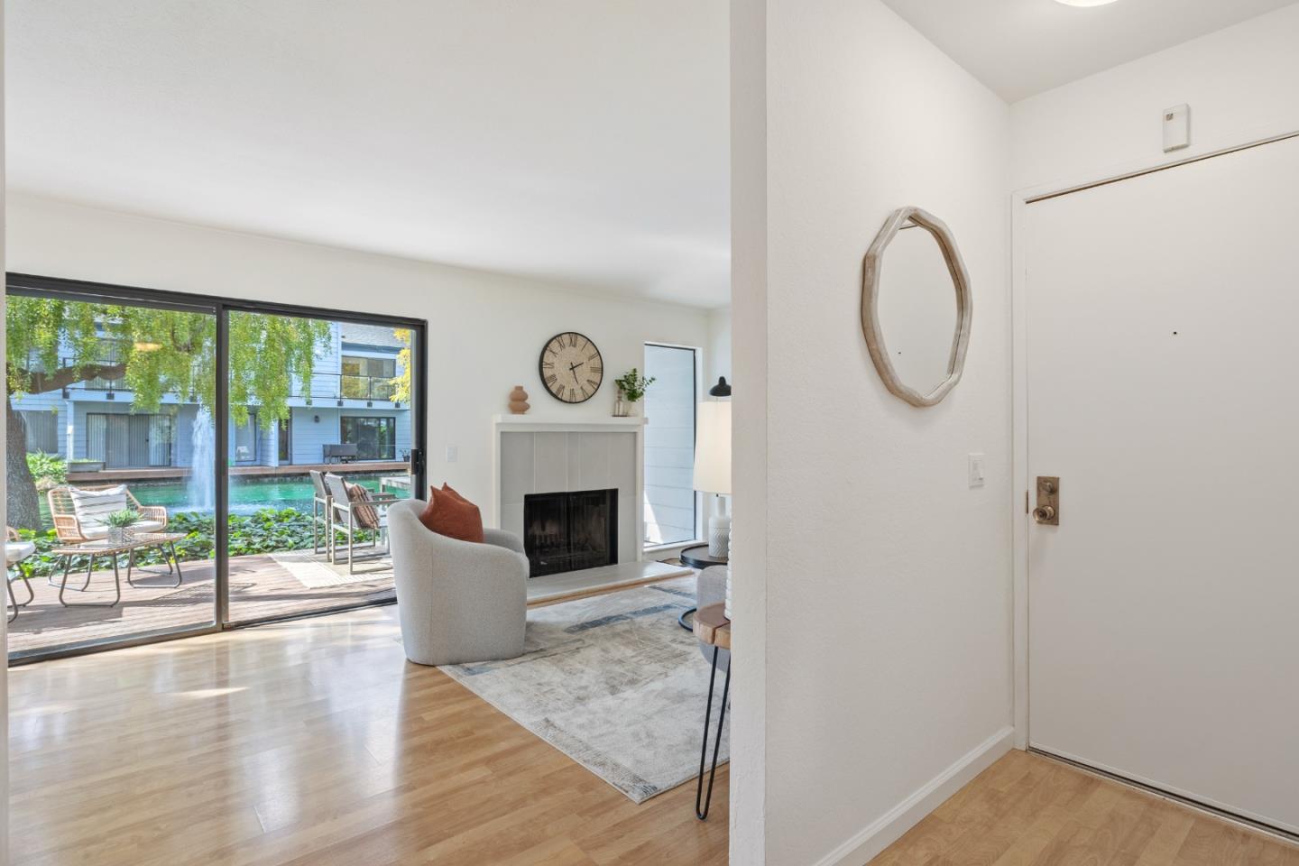 905 West Middlefield Road, Unit 917 Mountain View, CA 94043 - Photo 3 of 26