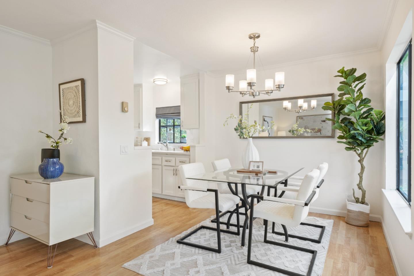 905 West Middlefield Road, Unit 917 Mountain View, CA 94043 - Photo 5 of 26