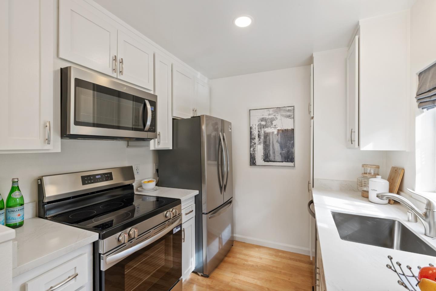 905 West Middlefield Road, Unit 917 Mountain View, CA 94043 - Photo 7 of 26